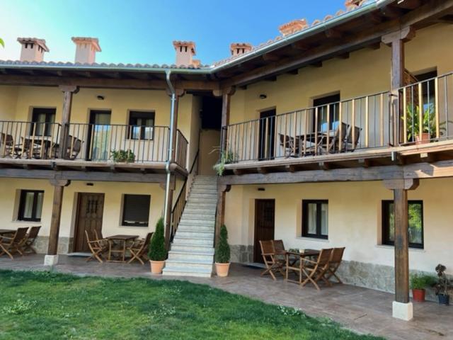 Apartamentos Dona Jimena Del Ambroz 4 Estrellas Complejo Unico En El Centro Del Pueblo - Piscina Ya Abierta Hervás Zewnętrze zdjęcie